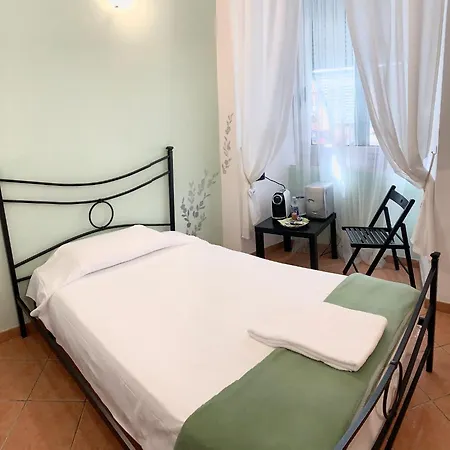 Penzion Virginia's Rooms-private Free Parking And Carignano District Janov
