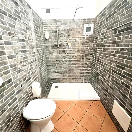 Гостевой дом Virginia's Rooms-private Free Parking And Carignano District Генуя
