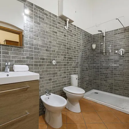 Virginia's Rooms-private Free Parking And Carignano District Gasthuis 4*