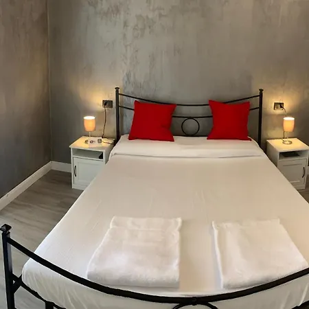 Virginia's Rooms-private Free Parking And Carignano District 4*