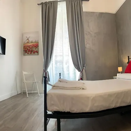 Virginia's Rooms-private Free Parking And Carignano District 2*