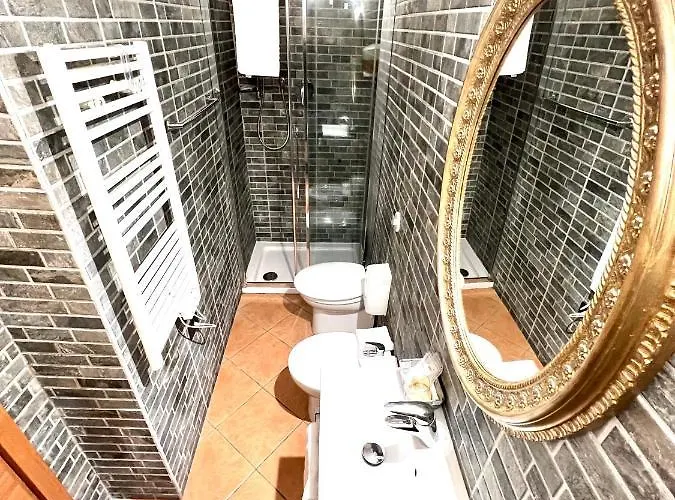 Virginia's Rooms-private Free Parking And Carignano District