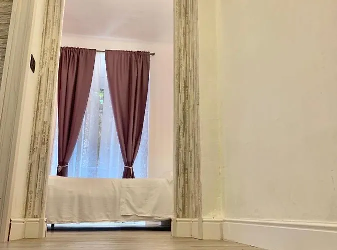 Virginia's Rooms-private Free Parking And Carignano District Genova