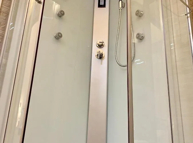 Virginia's Rooms-private Free Parking And Carignano District