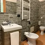 Gasthuis Virginia's Rooms-private Free Parking And Carignano District Genua