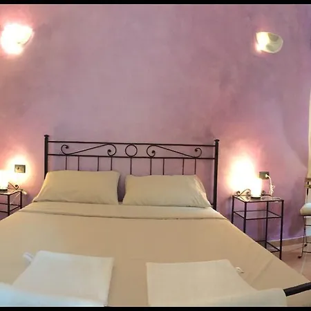 Virginia's Rooms-private Free Parking And Carignano District بيت ضيافة 4*