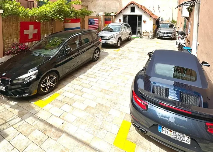 Virginia's Rooms-private Free Parking And Carignano District Γένοβα