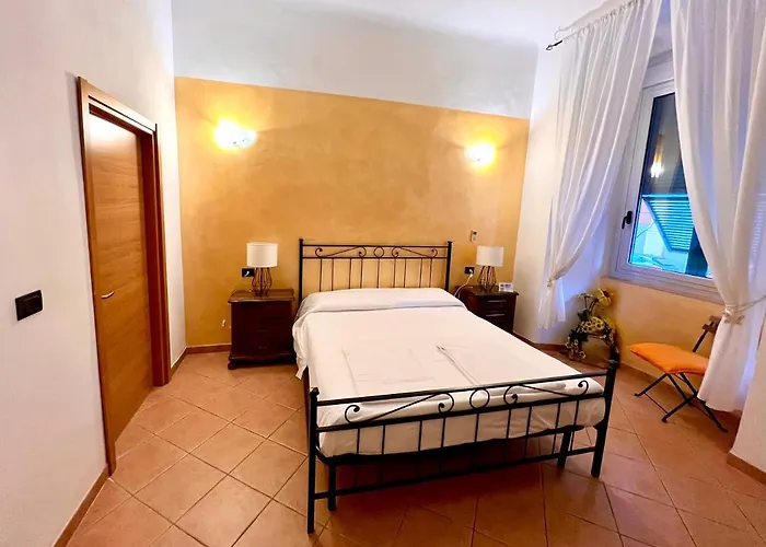 Pensjonat Virginia's Rooms-private Free Parking And Carignano District Genua